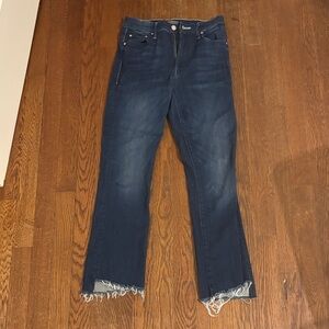 Mother insider crop step fray and chic wash tongue jeans